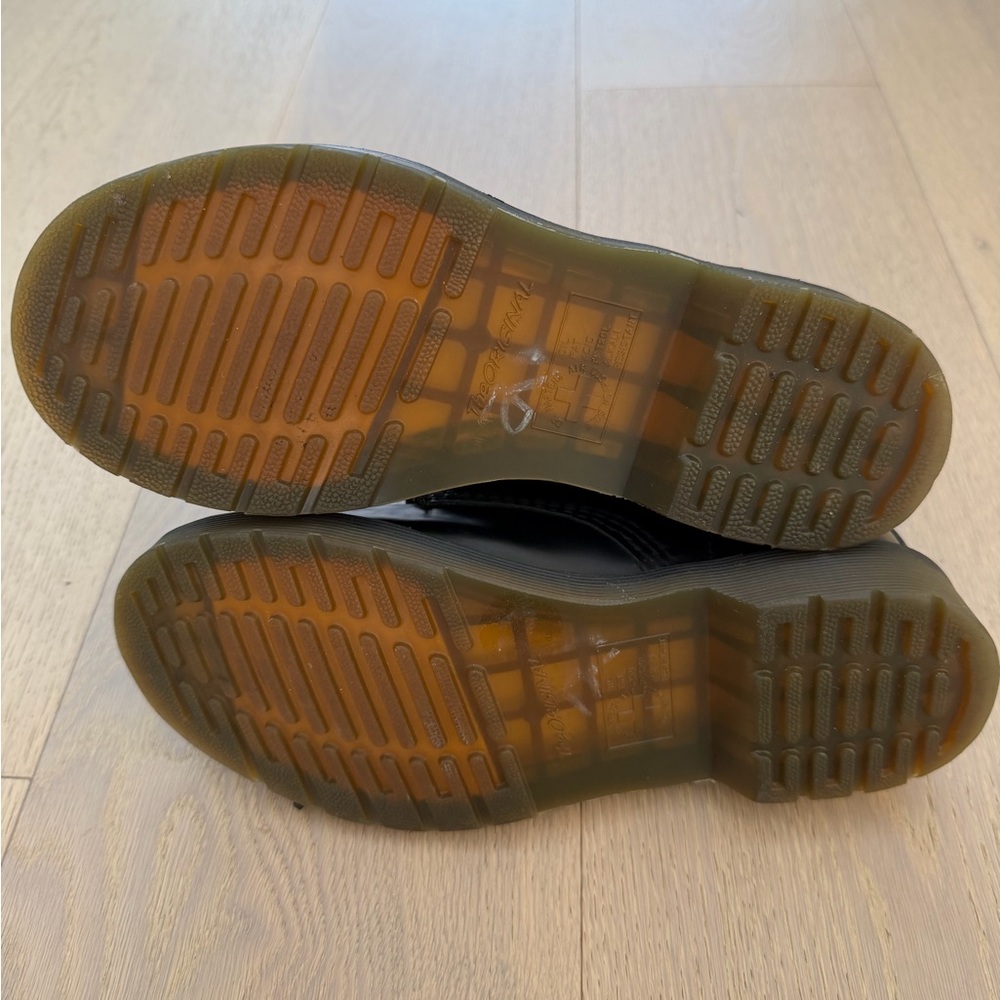 DR. MARTENS 1460 Womens Boots- size 7 - Picture 4 of 9
